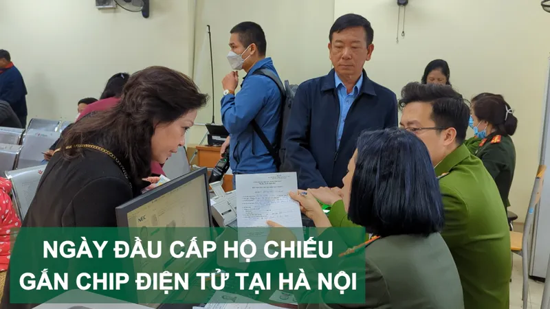 Ngày đầu cấp hộ chiếu gắn chip điện tử tại Hà Nội