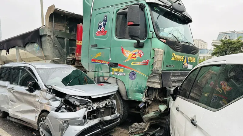 Podcast Bản tin tối 8-2: Ngày đầu kỳ nghỉ Tết Giáp Thìn, 33 người tử vong vì tai nạn giao thông