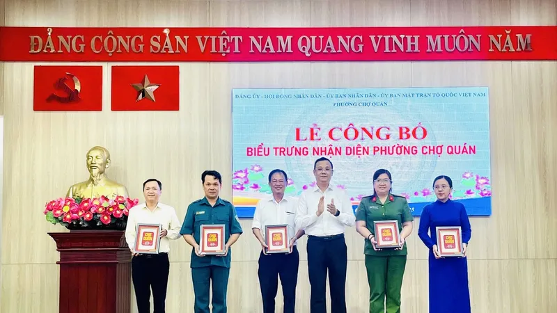 Phường Chợ Quán công bố bộ biểu trưng nhận diện 