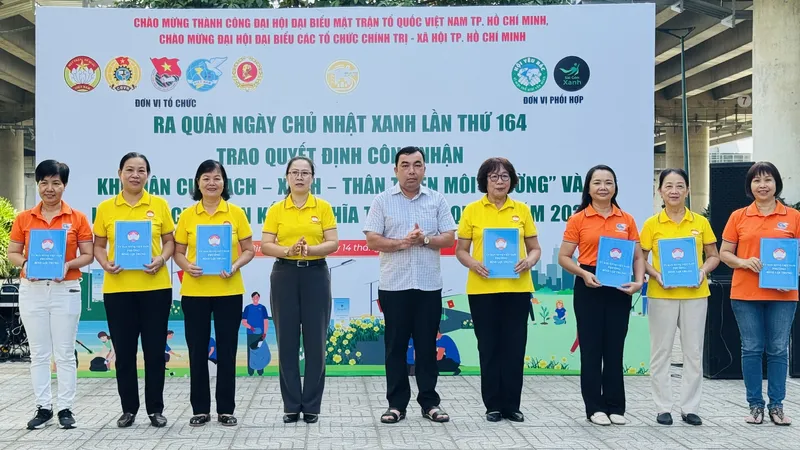 Ngày Chủ nhật xanh gắn kết cộng đồng phường Bình Lợi Trung