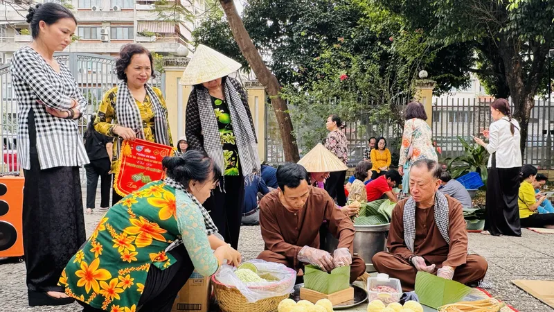 Phường An Đông tổ chức hội thi gói, nấu bánh chưng