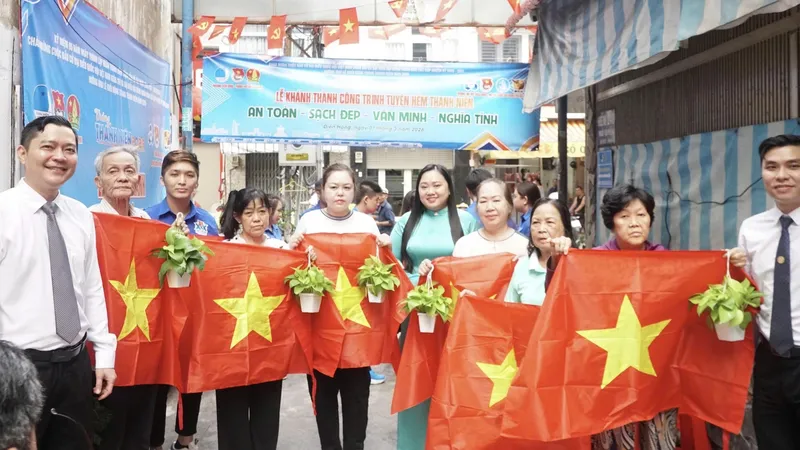 Ra mắt “Tuyến hẻm thanh niên” xanh – sạch – an toàn tại phường Diên Hồng