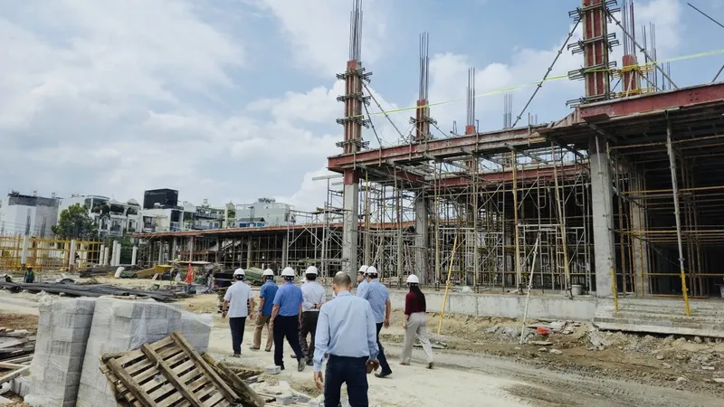 Đoàn khảo sát của Đảng ủy - HĐND - UBND phường An Hội Tây, kiểm tra tiến độ thi công 2 công trình trường học trọng điểm trên địa bàn
