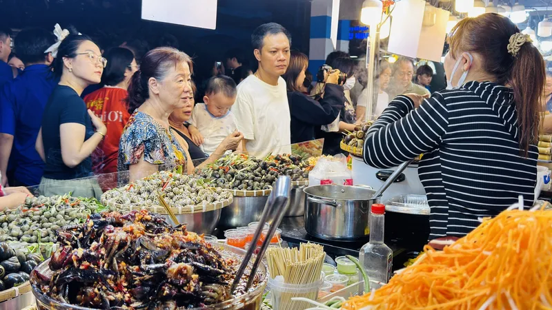 “Trạm tiếp vị Sài Gòn” khai hội, quy tụ 45 gian hàng ẩm thực