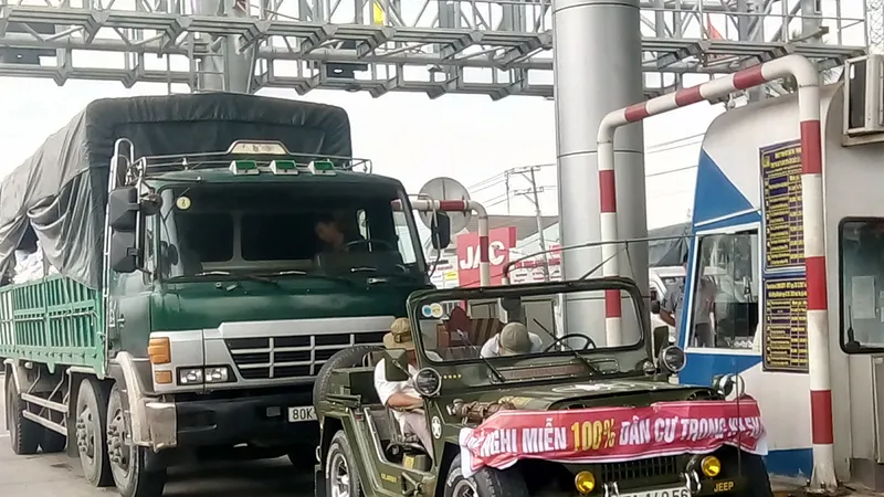 Một số tài xế đề nghị miễn 100% giá vé cho người dân xung quanh trạm BOT Cần Thơ- Phụng Hiệp