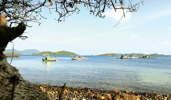 Khung cảnh đảo Nam Du còn rất hoang sơ và tuyệt đẹp.
