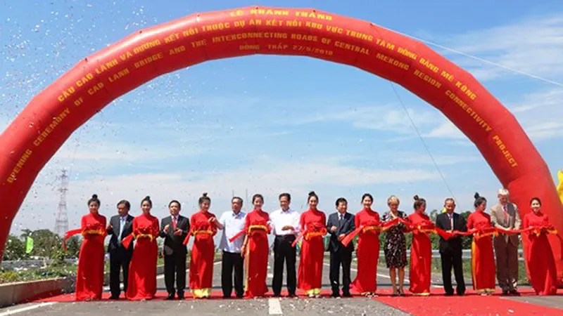 Khánh thành cầu Cao Lãnh nối đôi bờ sông Tiền 