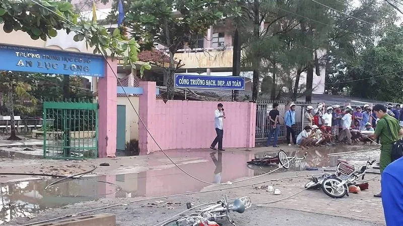 Đứt dây điện cao thế, 2 học sinh tử vong, 4 học sinh bị thương nặng