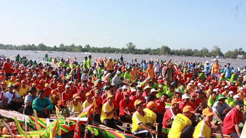 Các đội tham dự đua ghe ngo