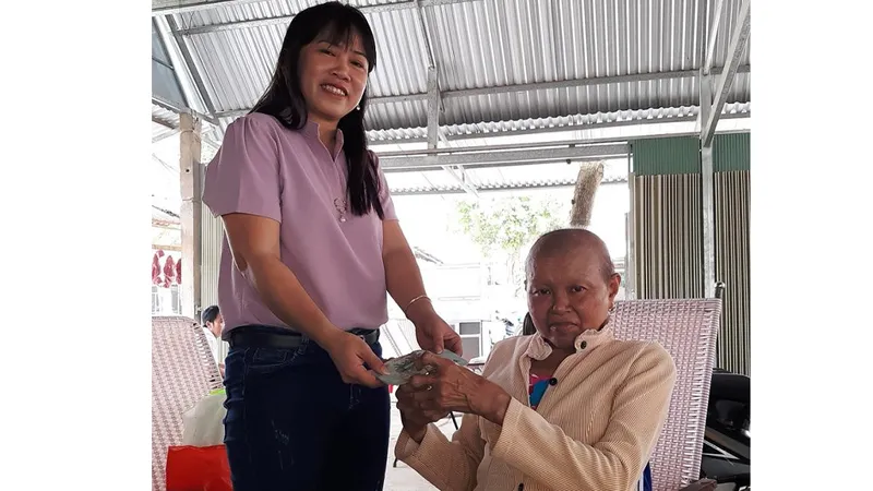 Báo SGGP trao 28 triệu đồng giúp nhân vật trong bài viết “Dì cháu cùng bệnh tật, không tiền trị“