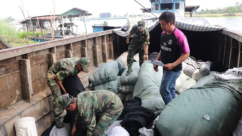 Bộ đội Biên phòng An Giang bắt 3 vụ buôn lậu trong 1 đêm 