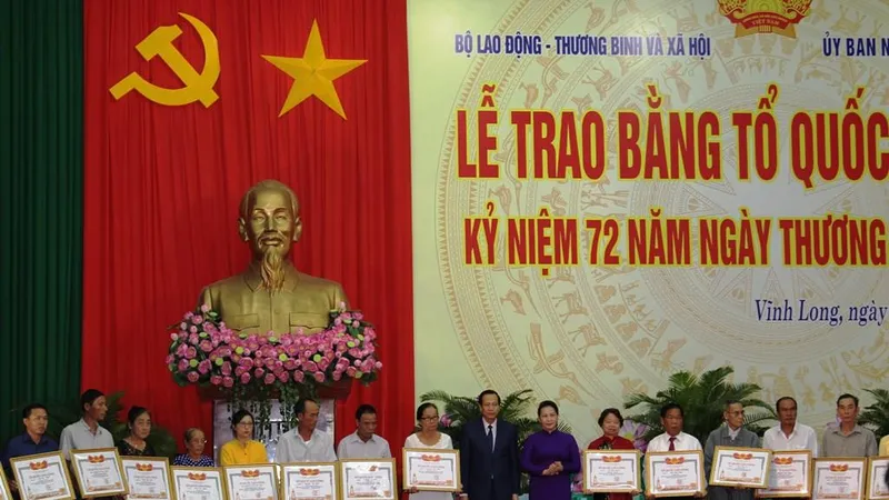 Chủ tịch Quốc hội Nguyễn Thị Kim Ngân dự lễ trao bằng Tổ quốc ghi công 