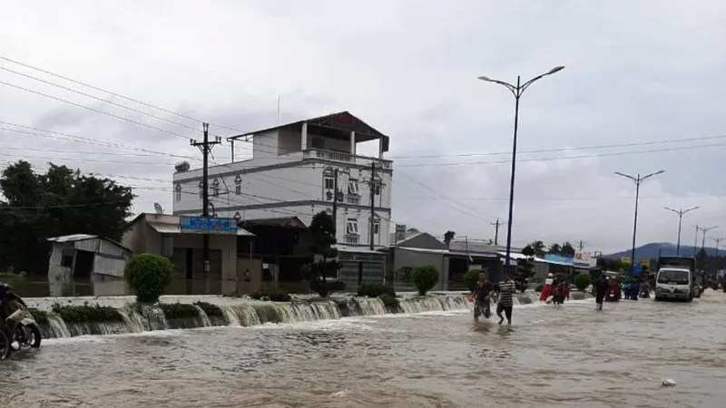 Đảo ngọc Phú Quốc “chìm” trong… biển nước
