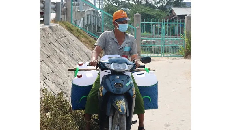 Hơn 22.554 hộ ở Tiền Giang được cấp nước ngọt cứu vườn cây