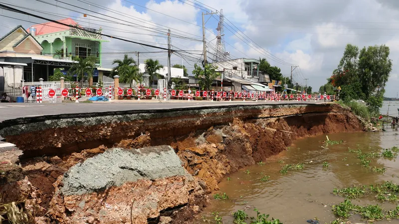 UBND tỉnh An GiangHiện trường sạt lở QL 91 đoạn qua xã Bình Mỹ, huyện Châu Phú 