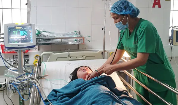 Phẫu thuật cứu sống kịp thời mẹ con sản phụ bị tim bẩm sinh tím nặng