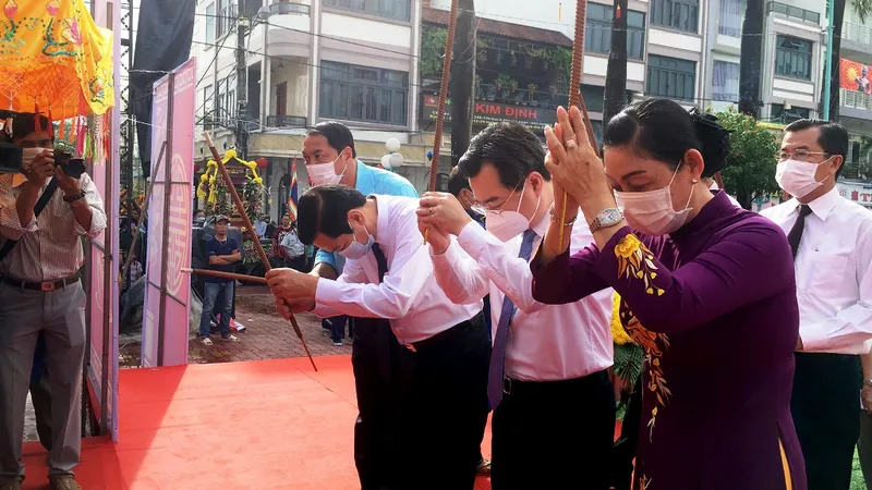 Dâng hương kỷ niệm 152 năm Anh hùng dân tộc Nguyễn Trung Trực hy sinh 
