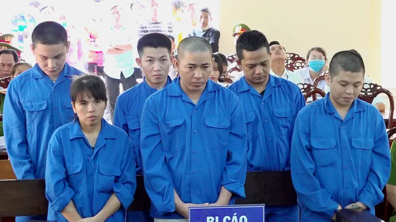 6 bị cáo mua bán ma túy lãnh án 81 năm tù