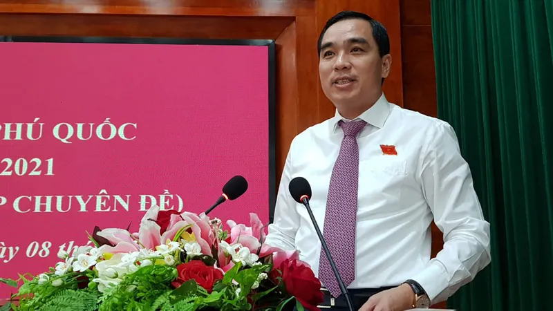Ông Huỳnh Quang Hưng được bầu giữ chức Chủ tịch UBND huyện Phú Quốc