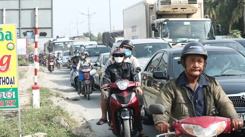 Ùn tắc giao thông kéo dài trên tuyến QL1, đoạn qua tỉnh TIền Giang