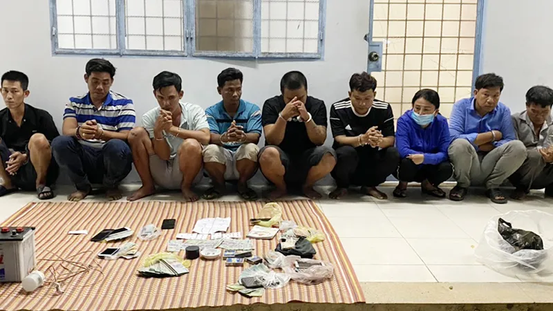 Các đối tượng cùng tang vật 