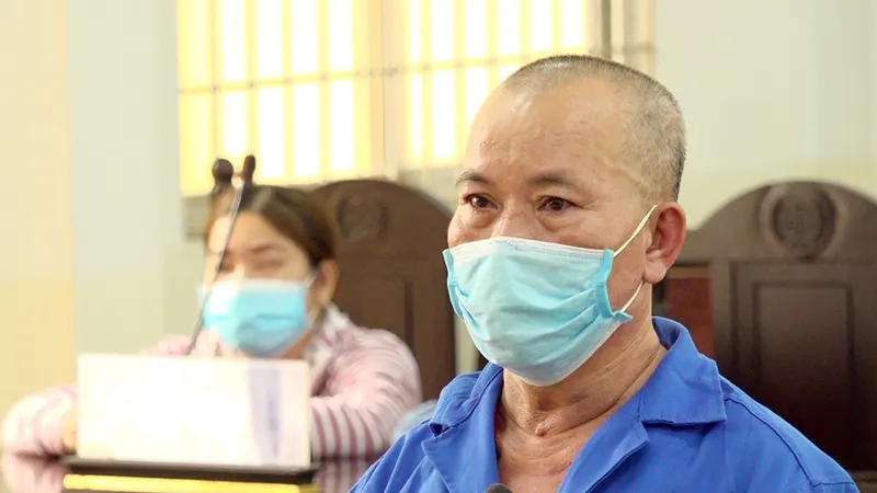 Lĩnh án 15 năm tù vì hiếp dâm bé gái 6 tuổi 