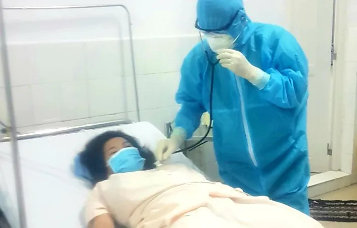 Sản phụ nghi mắc Covid-19 được phẫu thuật “mẹ tròn con vuông”