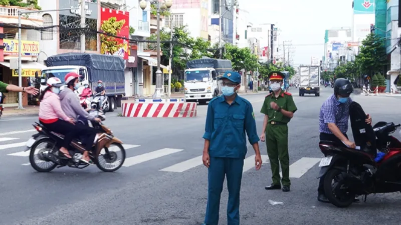 Tạm đình chỉ công tác 2 lãnh đạo xã lơ là chống dịch ở An Giang