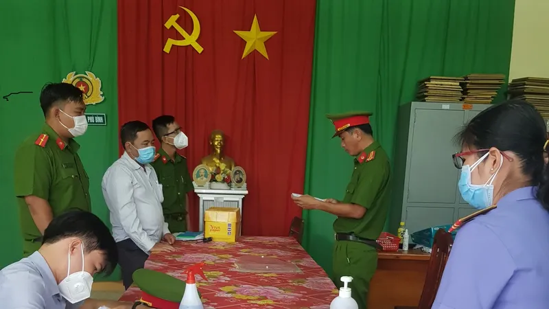 Nguyên Bí thư, Chủ tịch UBND xã ở huyện Phú Tân (An Giang) bị bắt