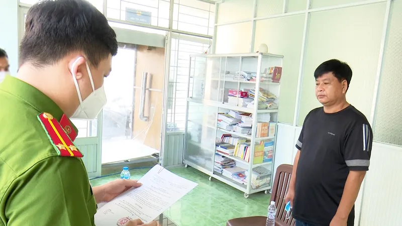Bắt giam một cựu cán bộ công an liên quan trùm buôn lậu Mười Tường