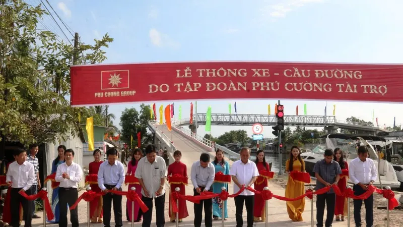 Kiên Giang: Thông xe cầu nông thôn 8 tỷ đồng ở vùng sâu Vĩnh Thuận