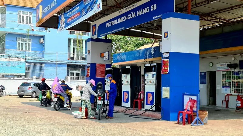ĐBSCL xử lý nghiêm nếu có tình trạng đầu cơ, găm hàng xăng dầu