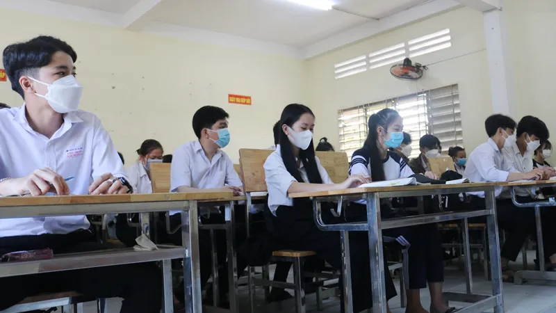 48.000 học sinh ở Vĩnh Long trở lại trường học trực tiếp