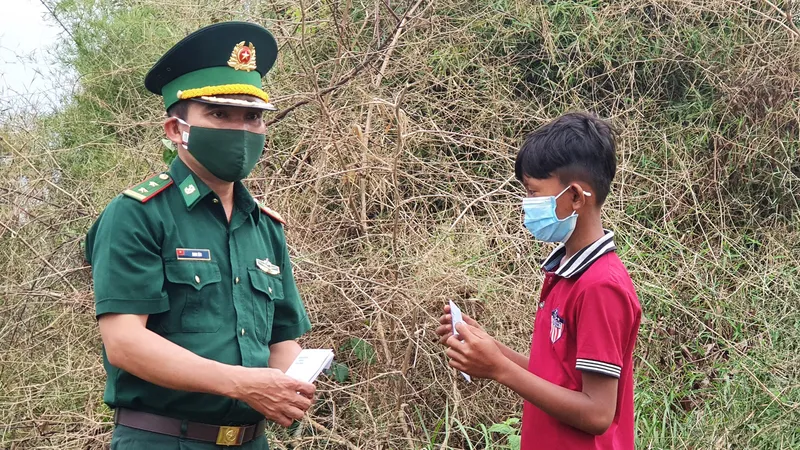 Kiên Giang: Hỗ trợ học bổng cho trẻ em nghèo biên giới