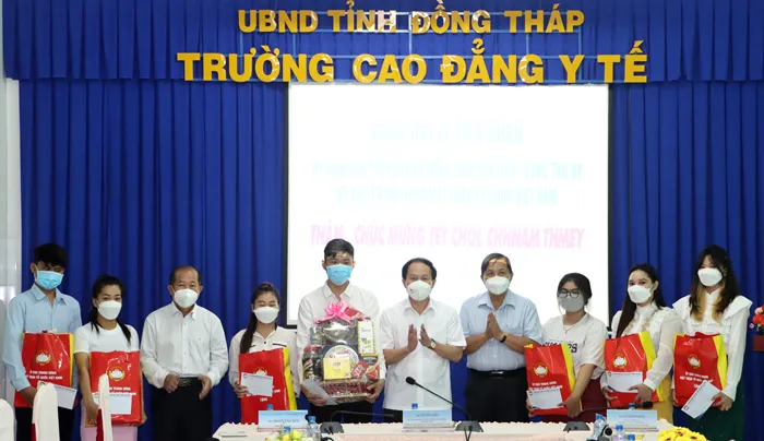 Ủy ban Trung ương MTTQ Việt Nam chúc Tết Chôl Chnăm Thmây ở Đồng Tháp