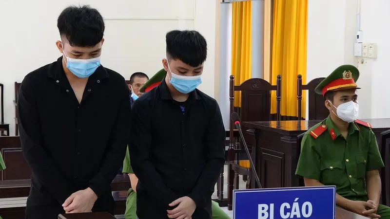 Rủ em họ đi đánh ghen, 2 anh em lãnh án 18 năm tù