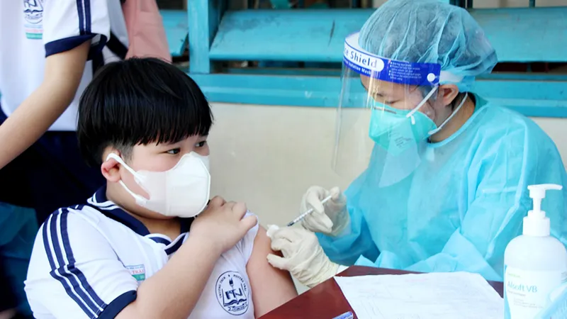 Khoảng 438.000 trẻ em tỉnh Kiên Giang và An Giang được tiêm ngừa Covid-19 