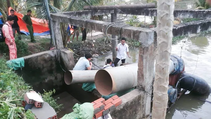 Hiện trường trạm bơm, nơi 3 người đàn ông tử vong một cách bất thường. Ảnh: QUỐC BÌNH