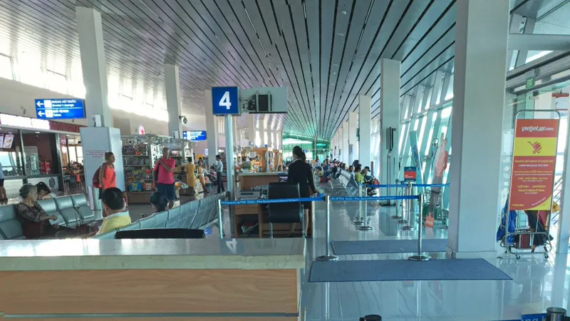 Du khách nội địa tới Phú Quốc giảm mạnh do giá vé máy bay tăng cao