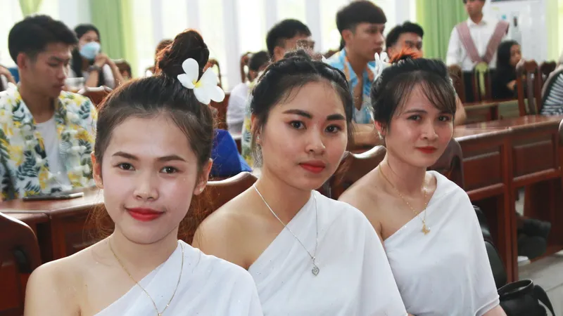 Sinh viên Lào, Campuchia vui Tết cổ truyền Bunpimay và Chôl Chnăm Thmây