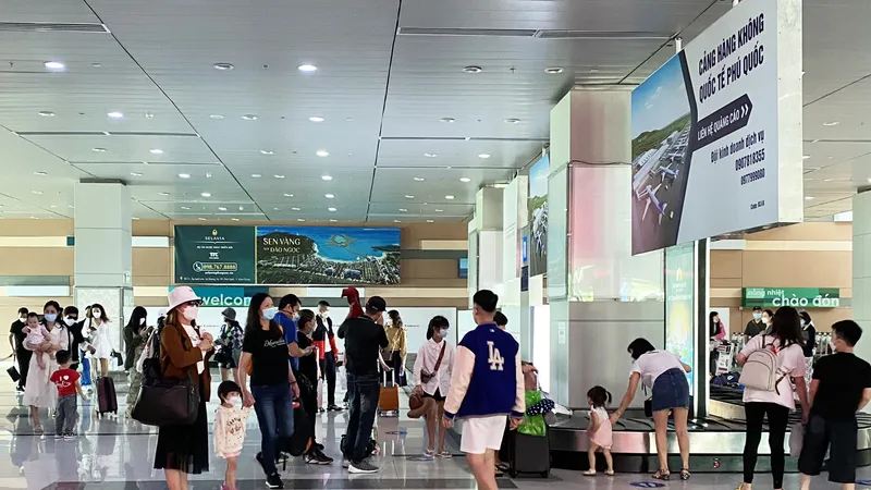 Phát hiện 2 hành khách nghi mang chất nổ vào sân bay quốc tế Phú Quốc