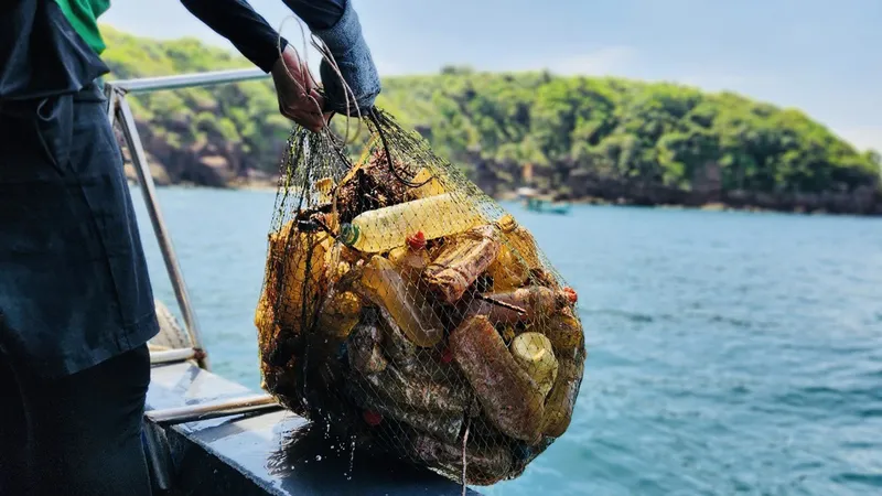 Doanh nghiệp du lịch ở Phú Quốc tham gia giảm thiểu rác thải nhựa 