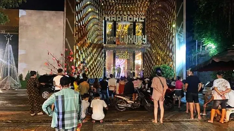 Cơ sở karaoke MTV Luxury 