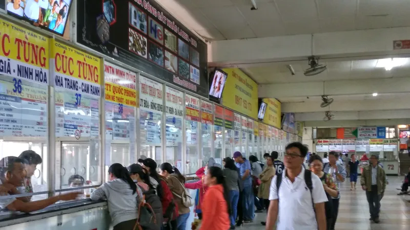 Ngày đầu tiên bán vé xe tết, khách vắng