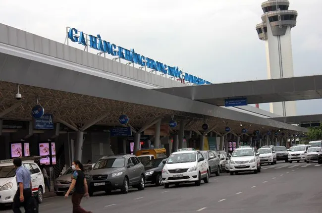 Không để xảy ra ùn tắc khu vực sân bay Tân Sơn Nhất dịp Tết Mậu Tuất 2018