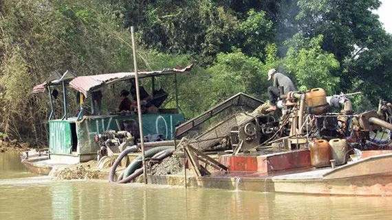 Xử lý nghiêm khai thác, vận chuyển và buôn bán cát trái phép