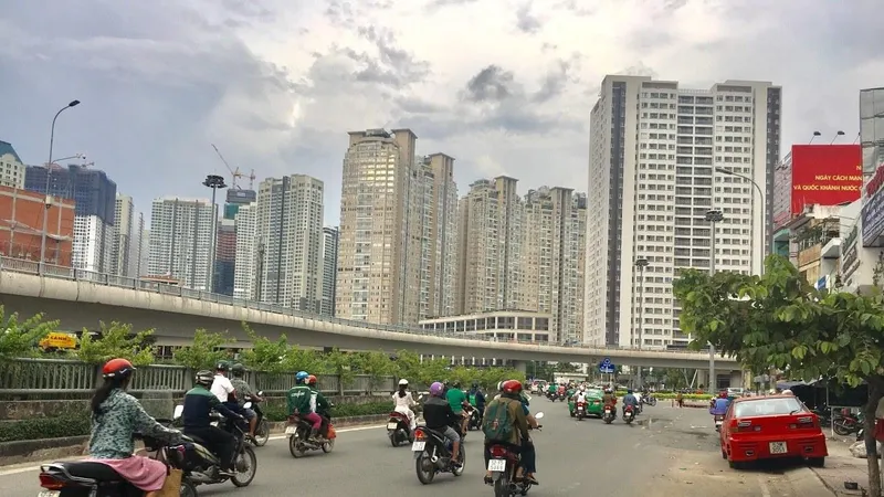 Đường Nguyễn Hữu Cảnh. Ảnh: QUỐC HÙNG