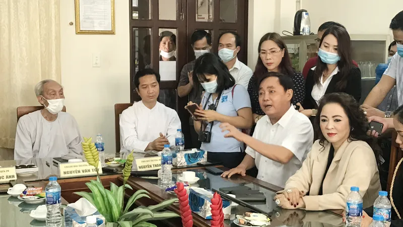 Vợ ông Dũng “lò vôi” gửi đơn tố cáo lương y Võ Hoàng Yên đến công an