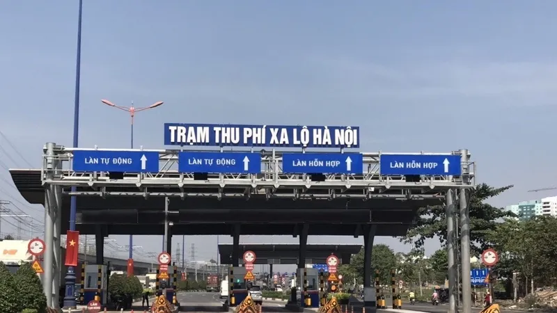 Vì sao trạm thu phí xa lộ Hà Nội thu phí trở lại?