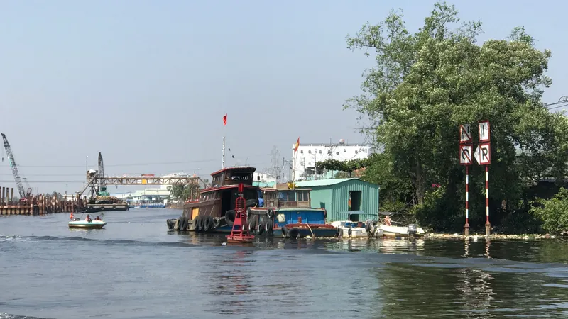 Một bến thủy hoạt đông phép